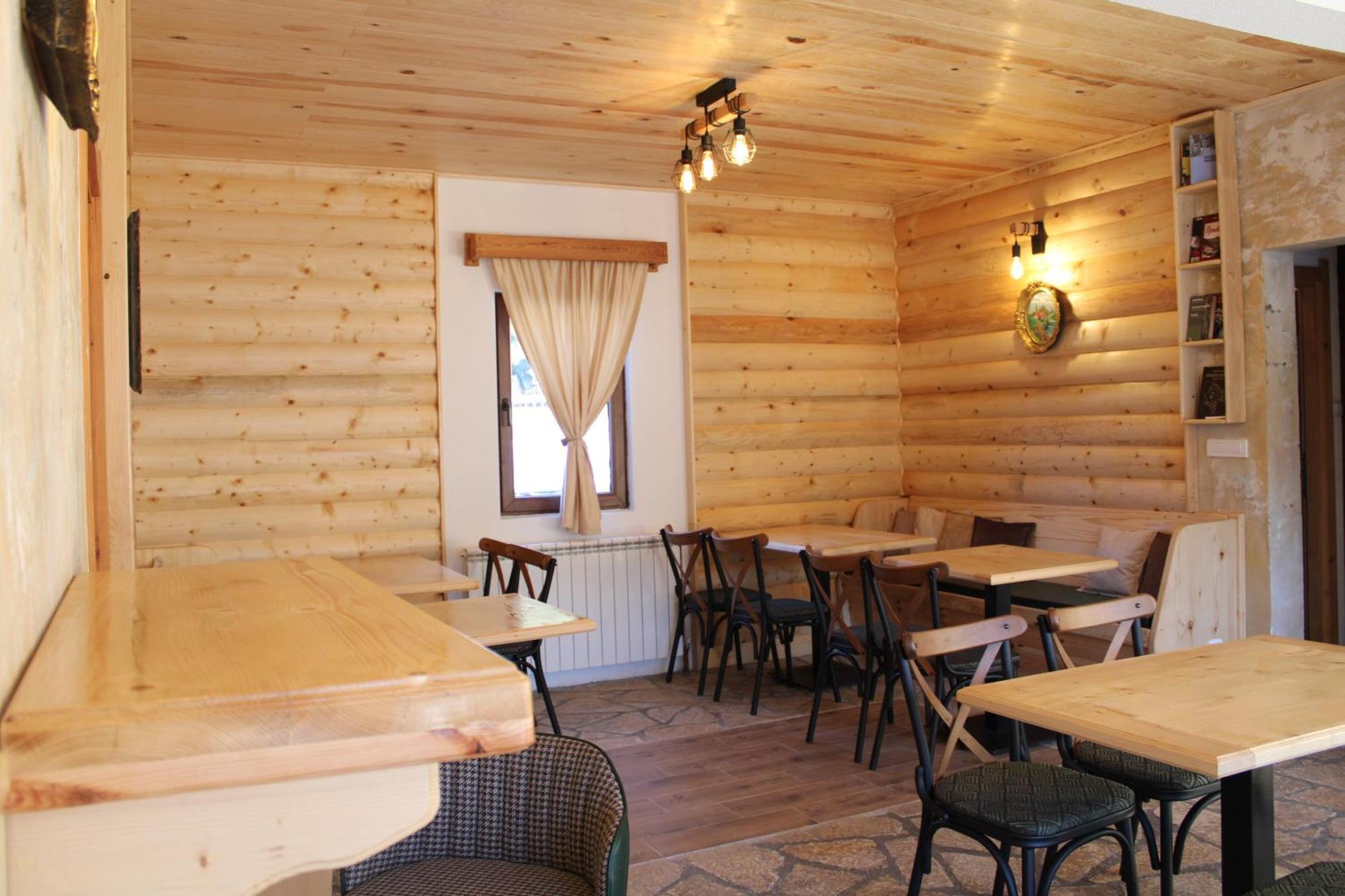 Pubhouse & Rooms Pahulja Kolašin Buitenkant foto