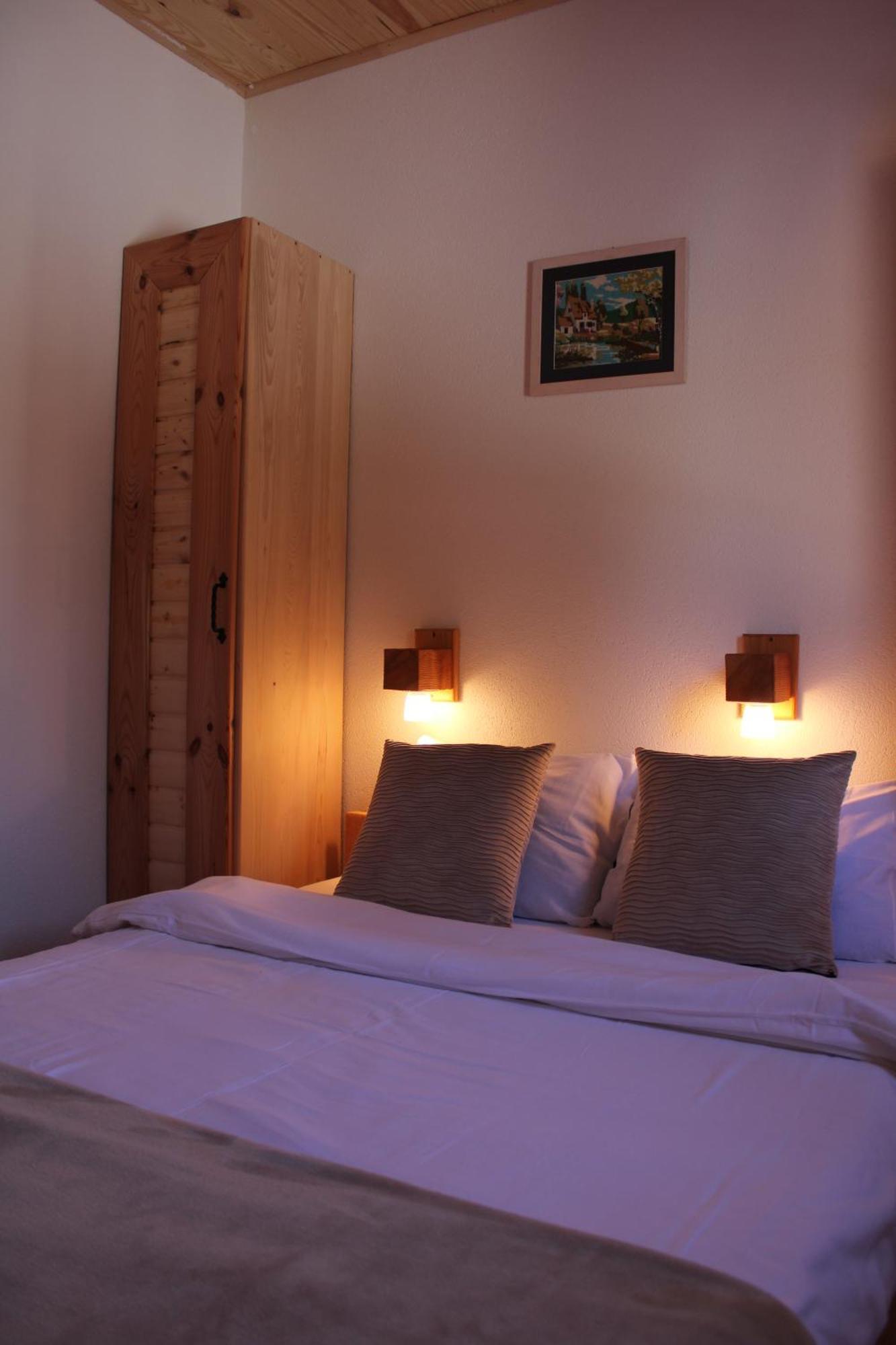 Pubhouse & Rooms Pahulja Kolašin Buitenkant foto