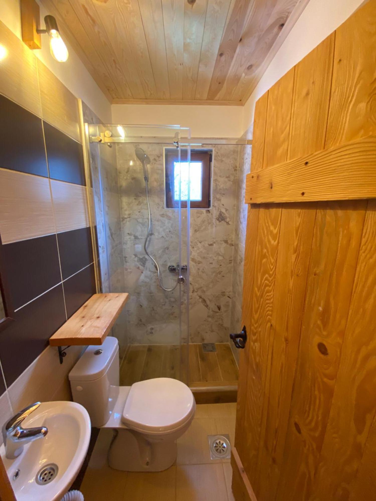 Pubhouse & Rooms Pahulja Kolašin Buitenkant foto