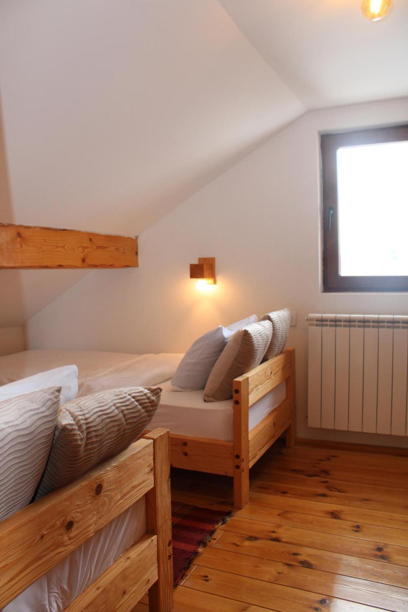 Pubhouse & Rooms Pahulja Kolašin Buitenkant foto