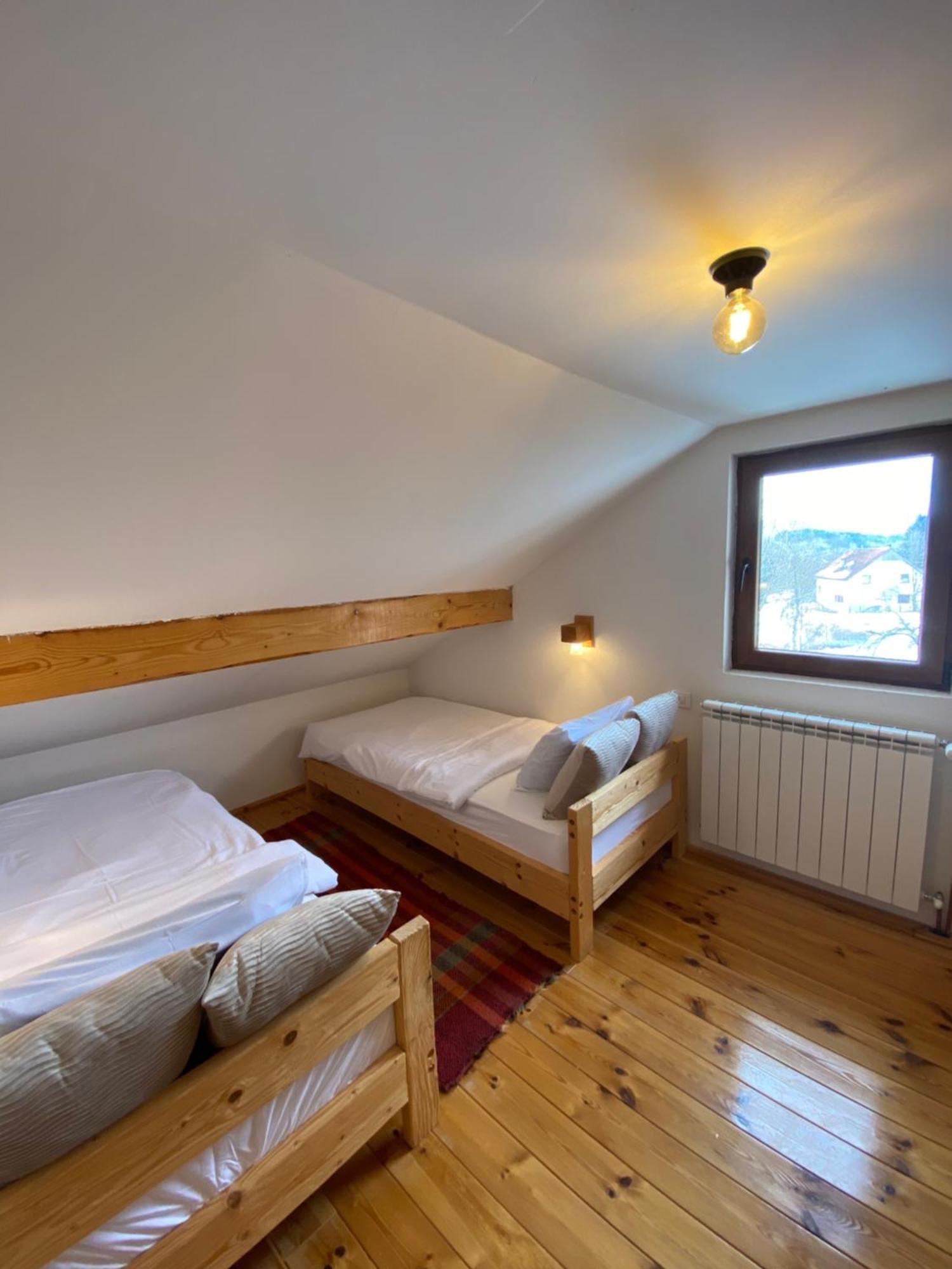 Pubhouse & Rooms Pahulja Kolašin Buitenkant foto